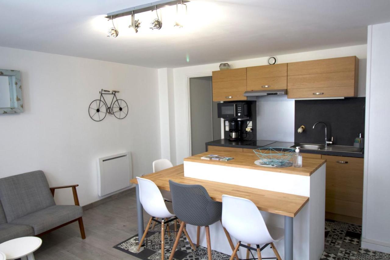 Cosy Apartment In The Center Of Ла-Флот Экстерьер фото