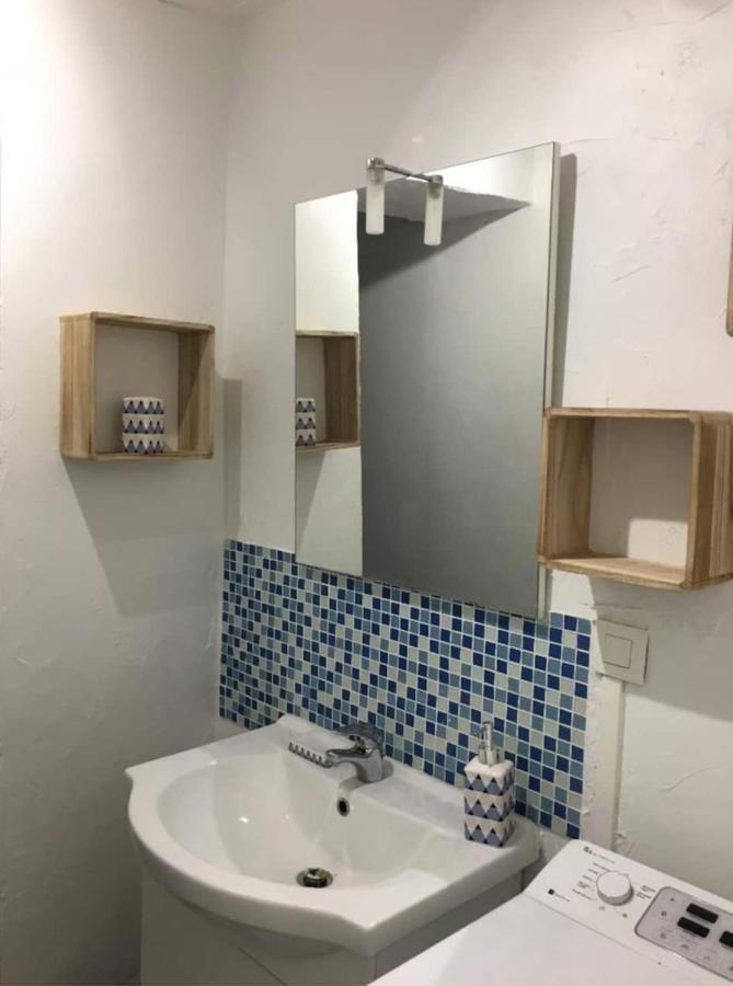 Cosy Apartment In The Center Of Ла-Флот Экстерьер фото